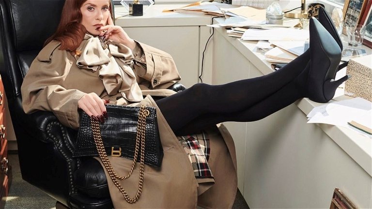 Balenciaga da un giro a su estilo y presenta su nueva colección de bolsos para mujeres importantes
