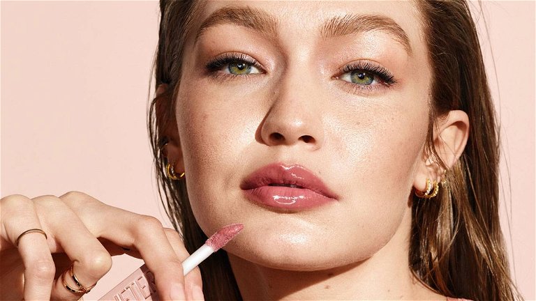 La tendencia de maquillaje que será protagonista en los looks del 2023 se llama glow lips