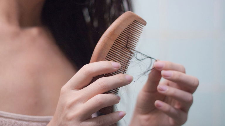 Hierbas naturales que te ayudan a disminuir la caída del pelo