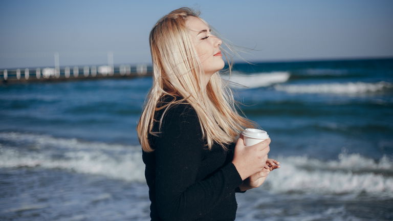 Mejores perfumes con olores acuáticos para oler a verano