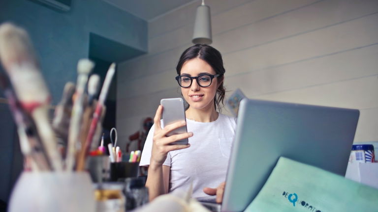 La tendencia de los "looks de oficina relajados" es perfecta para el día a día