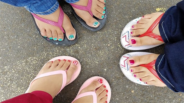 Los 8 mejores colores para pintarse las uñas de los pies