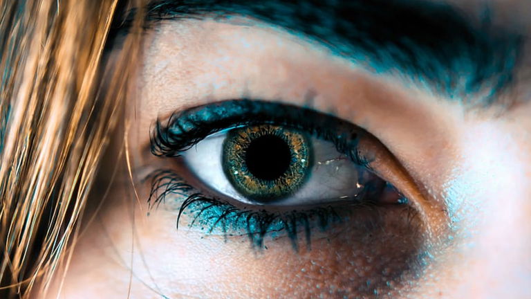 11 ideas para hacerse el eyeliner en colores pastel