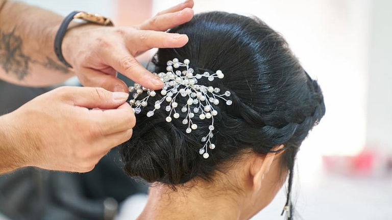 7 accesorios de pelo elegantes para llevar de invitada a una boda