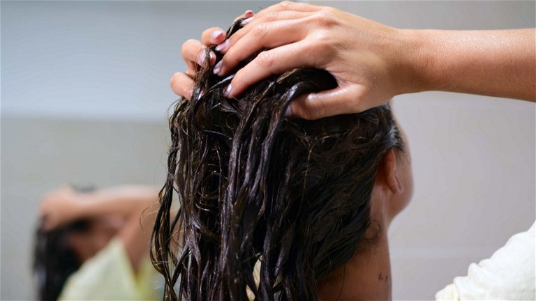 Cómo utilizar vinagre para el pelo de forma correcta: todos los beneficios de su uso