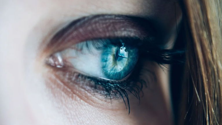 Cómo maquillar unos ojos pequeños: los mejores consejos