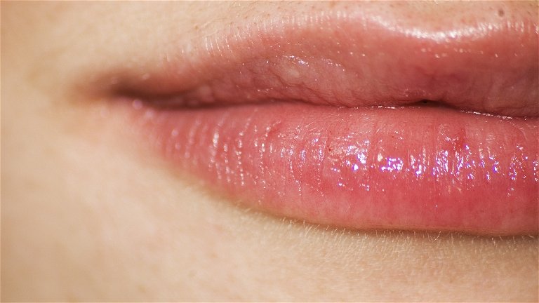 Los bálsamos labiales con protección solar que debes incluir en tu neceser