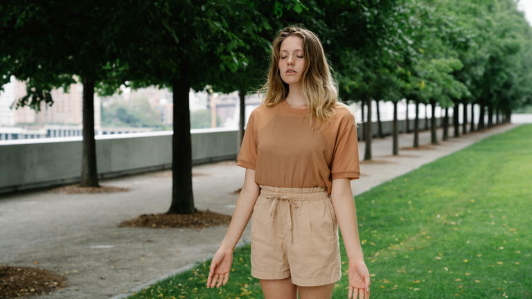 3 shorts de lino para crear looks cómodos, frescos y elegantes
