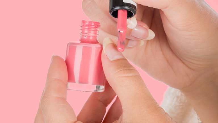 Uñas de estilo colorete: qué son y cómo conseguirlas