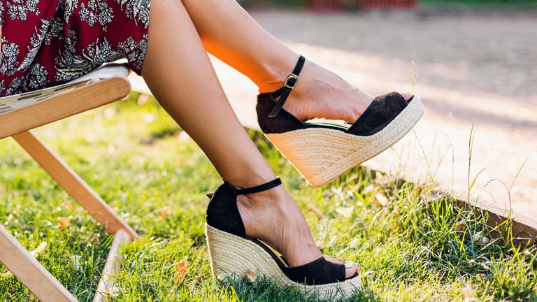 Las 6 alpargatas de cuña más bonitas para llevar este verano