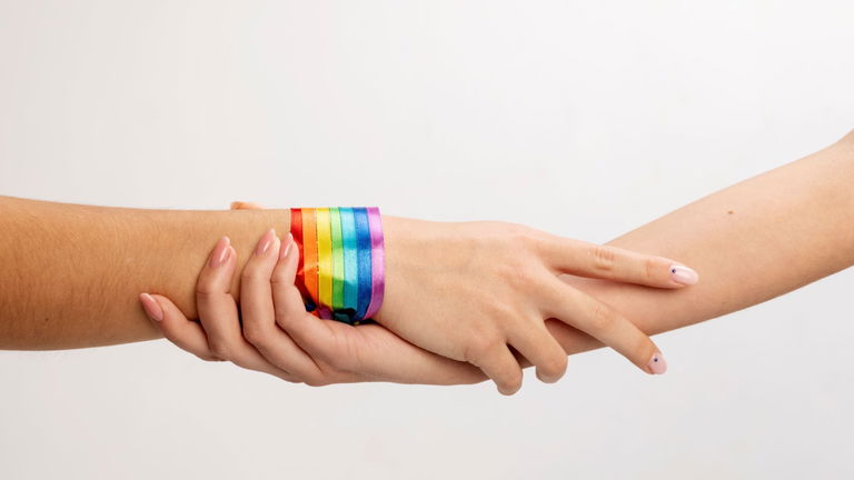 Los 5 mejores diseños de uñas para lucir en el orgullo