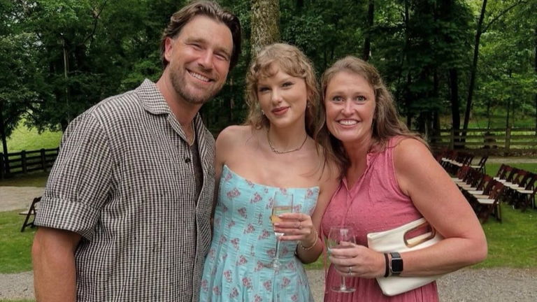 Así puedes copiar el vestido floral de Taylor Swift en la boda del primo de Travis Kelce
