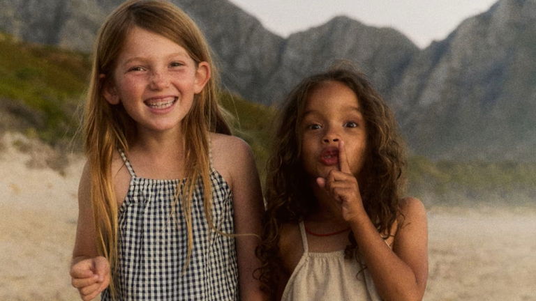 5 vestidos de playa para niña de H&M: frescos, cómodos y con mucho estilo