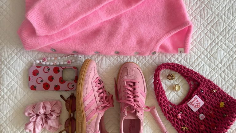 15 accesorios rosas que transforman cualquier look y están en tendencia este verano