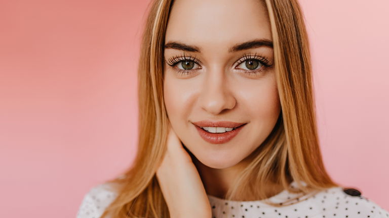 ¿Pestañas arruinadas por las extensiones? Así las recuperé en 3 meses con este sérum