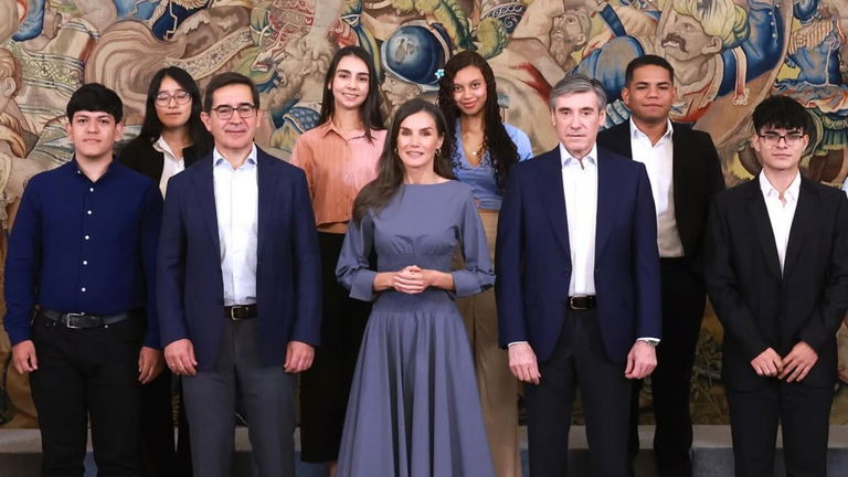 El vestido de la Reina Letizia que es pura inspiración veraniega y compró en rebajas