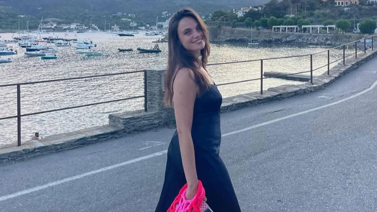 Martina Cariddi y su look de verano con vestido de Sandro y joyas de Thomas Sabo