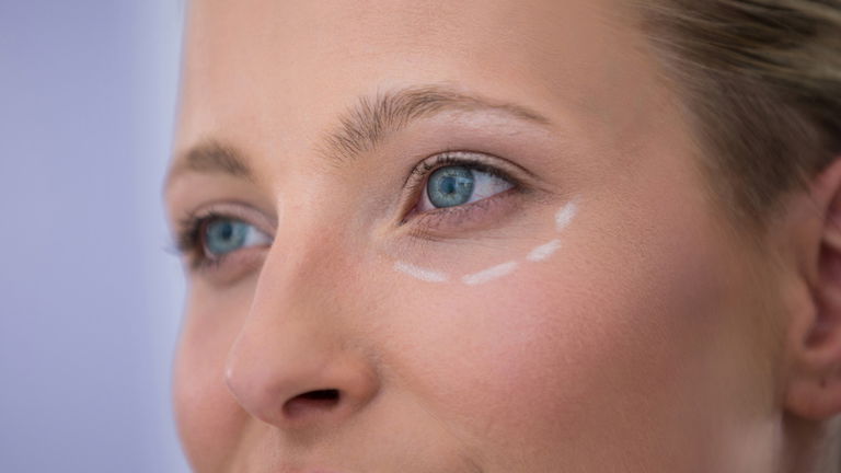 Ojeras bajo control: 5 productos que vas a amar desde la primera aplicación