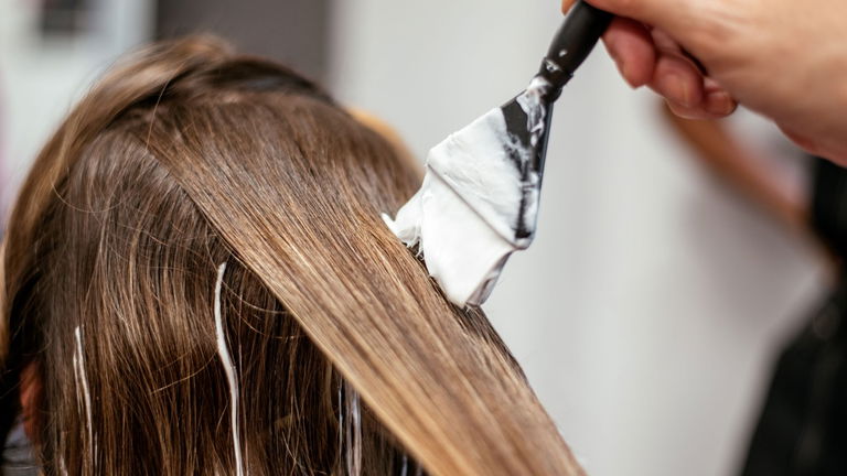 Balayage: el secreto de luz que transforma tu melena