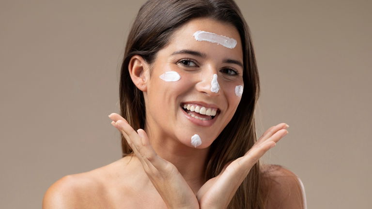 Por menos de 25€ cremas solares que protegen y que te ayudan en tu rutina de belleza