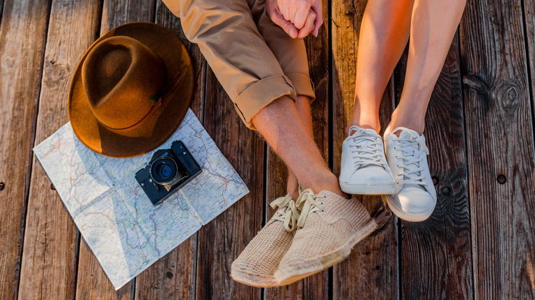 Adiós sandalias: las zapatillas frescas que dominarán el verano