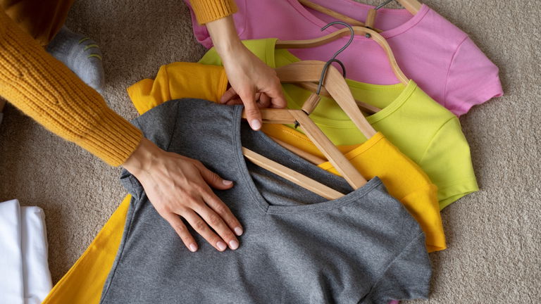 ¿Qué es el ‘dopamine dressing’ y por qué mejora tu estado de ánimo?