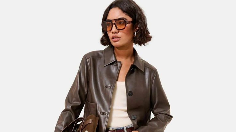 Cazadoras marrón chocolate: el básico que veremos en todos los looks de otoño