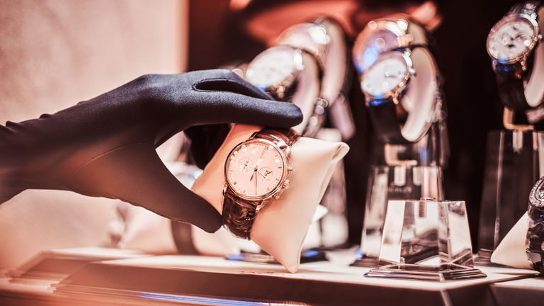 10 Relojes de lujo de mujer que son elegancia en cada segundo