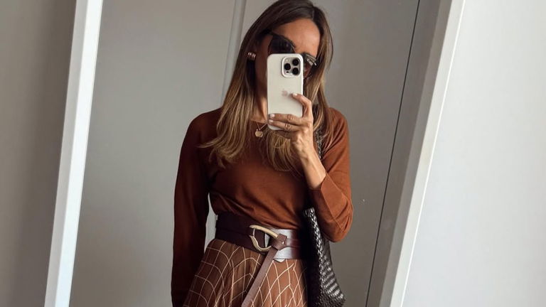 Tres looks con la falda de cuadros de Massimo Dutti que se convertirá en tu favorita de otoño