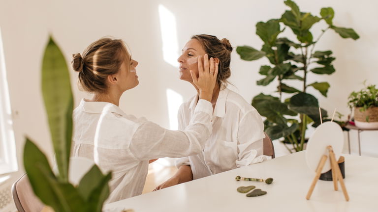 Tu rutina necesita estos dos ingredientes (y los expertos en belleza lo confirman)