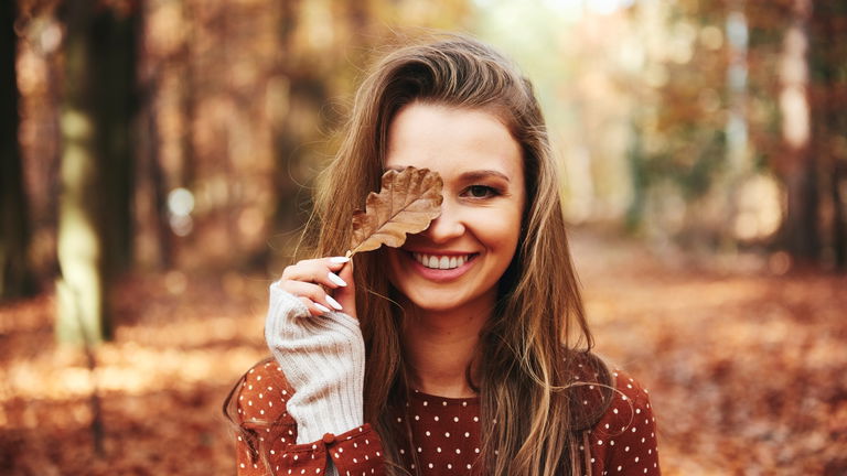 Otoño en tu piel: los cambios que recomiendan los expertos para una rutina más efectiva