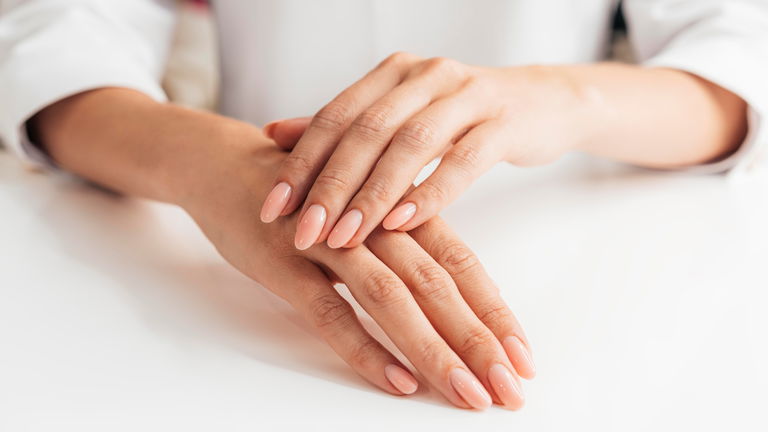 Princess Nails: 5 diseños que convierten tus manos en joyas reales