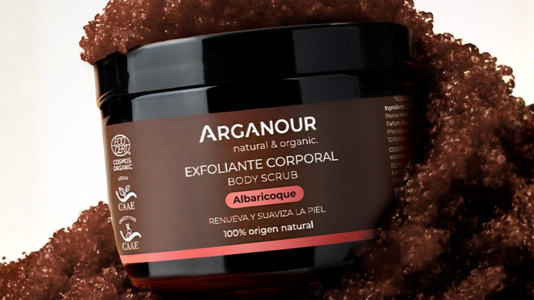 Albaricoque, azúcar y magia sensorial: así es el nuevo exfoliante de Arganour