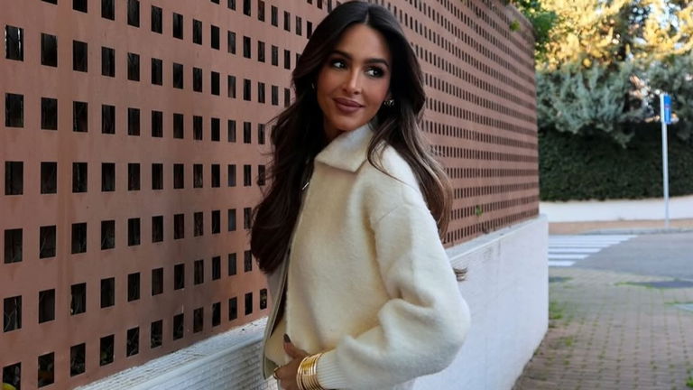 Rocío Osorno duda si quedarse esta cazadora de Zara y el debate se dispara en Instagram