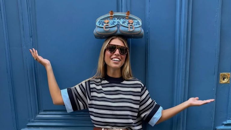 Accesorios azules 2025: pendientes, bolsos, relojes y mucho más en el color de la temporada