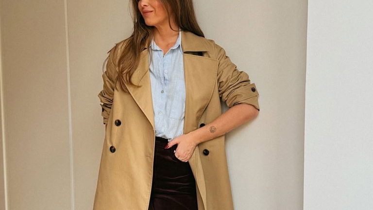 Los pantalones de terciopelo granate de Mango que van a salvar tus looks de diciembre (y también los de diario)