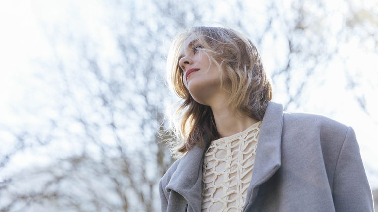 Los cortes de pelo que rejuvenecen a las mujeres de más de 50 este invierno