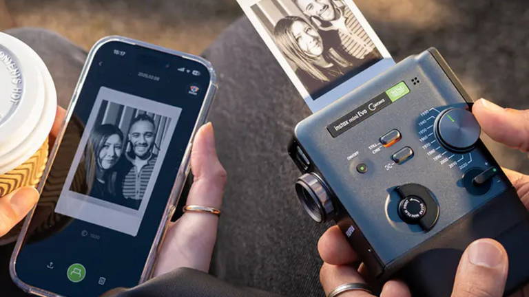 instax mini Evo Cinema: la cámara instantánea con estética analógica