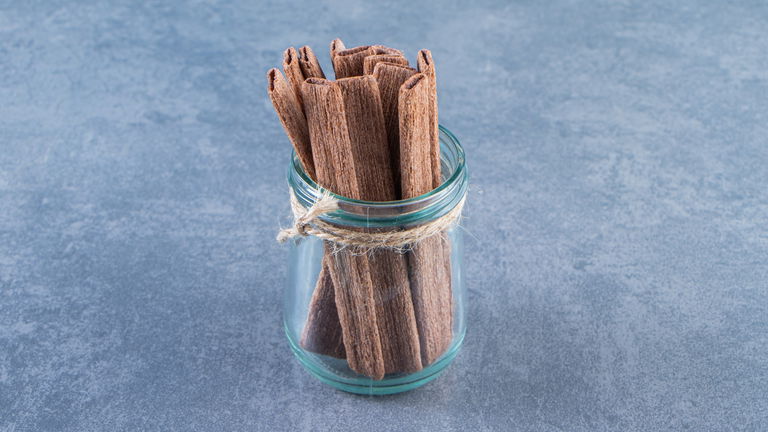 Extracto de regaliz: el iluminador natural que revoluciona la cosmética y desafía a los despigmentantes